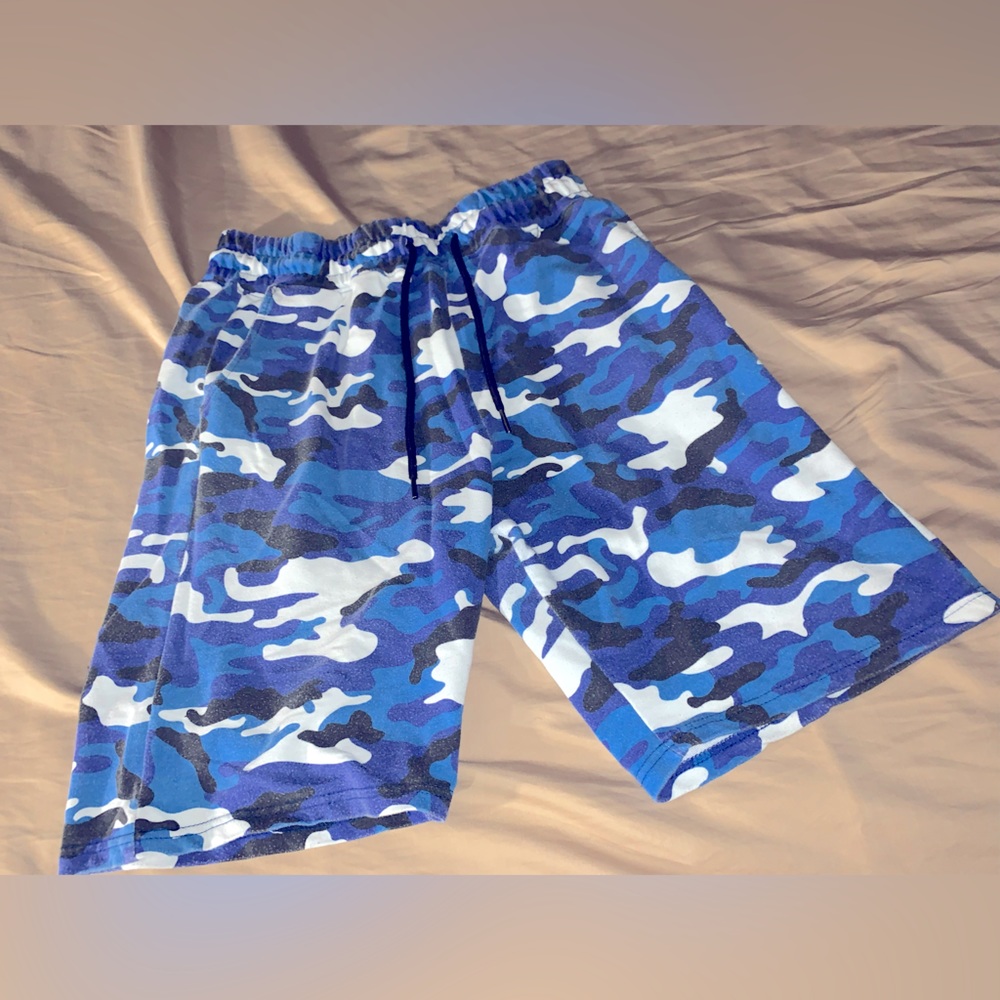 BLUE CAMO SWEAT SHORTS 💙 SIZE LARGE